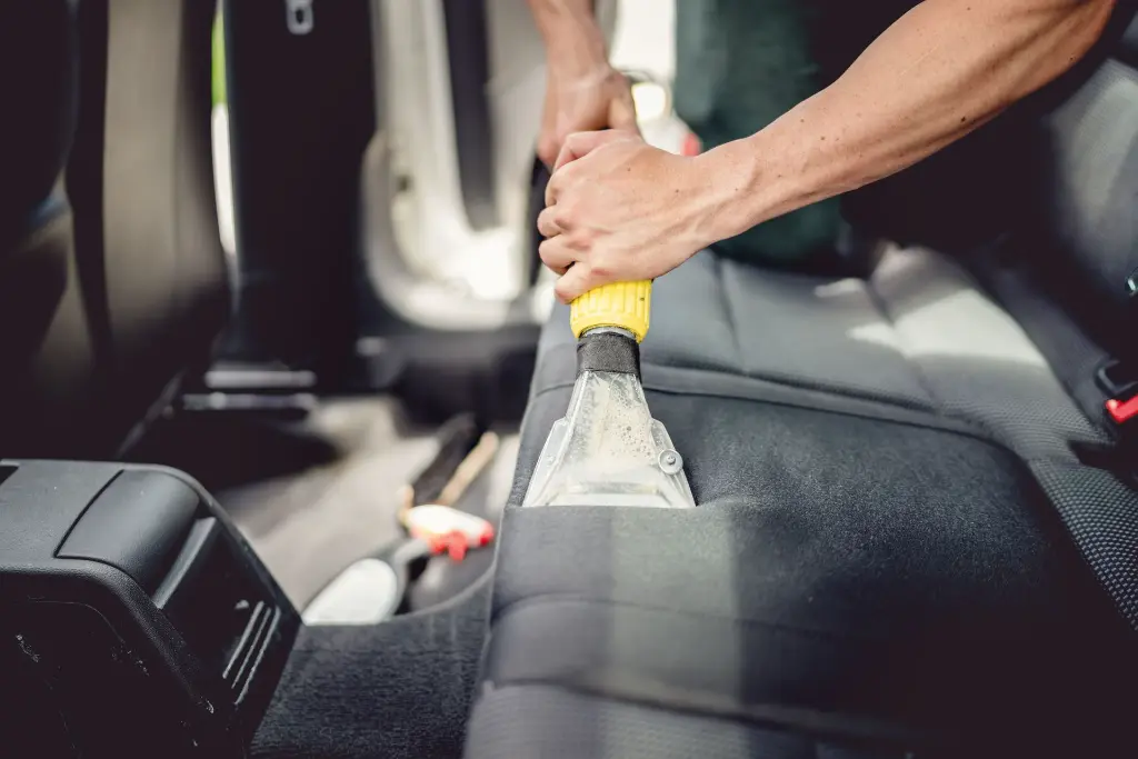 car_Wash_Cleaning_vacum.webp